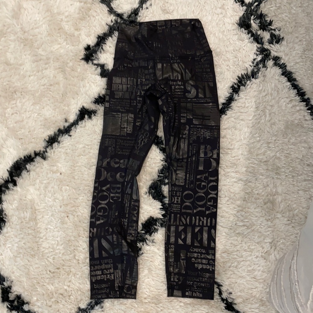 Size 2 lulu lemon leggings.